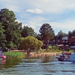 Odpocznij w domkach nad jeziorem