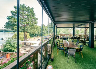 Restauracja Wiatr i Woda nad jeziorem Tajty 