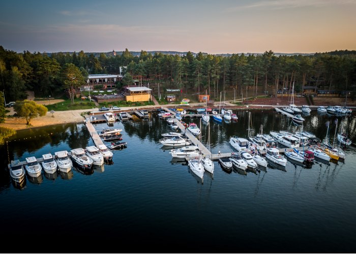 Domki i pokoje Hotelu Tajty