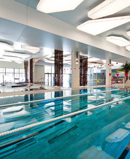 ZUM SCHWIMMEN LERNEN