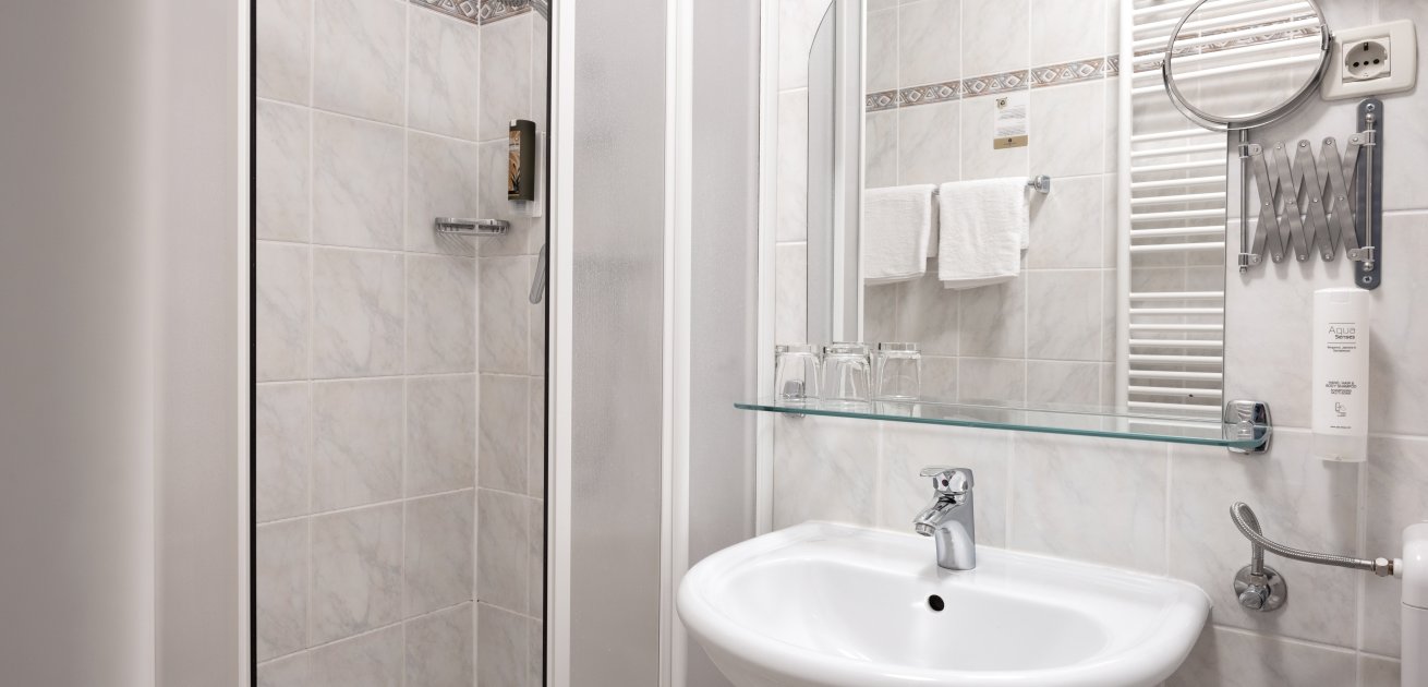 Doppelzimmer mit Seeblick