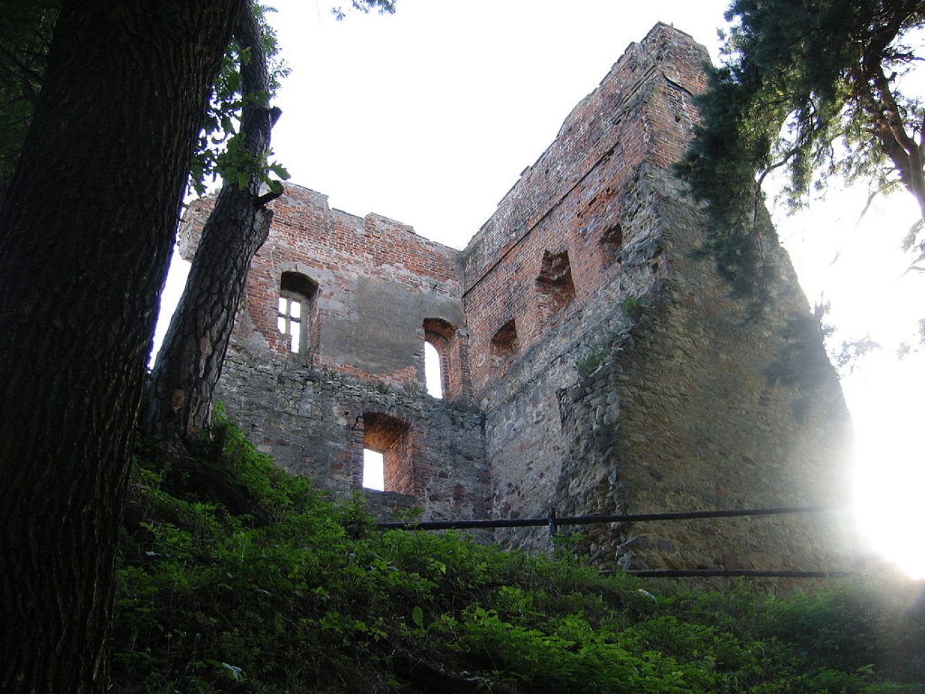 Ruiny zamku w Melsztynie
