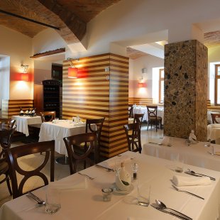 Hotel Lovec Grill restaurant