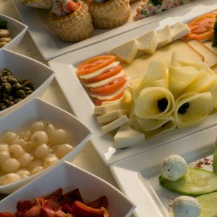 Hotel Lovec breakfast food