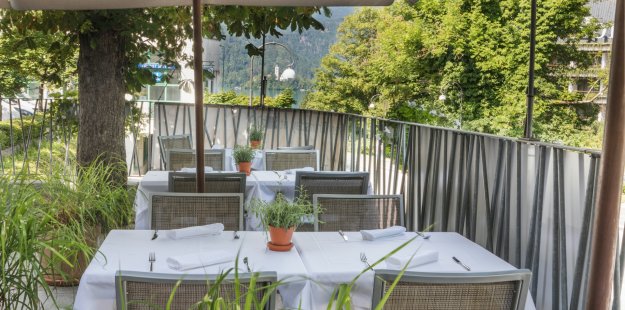 Hotel Lovec Grill restaurant terrace