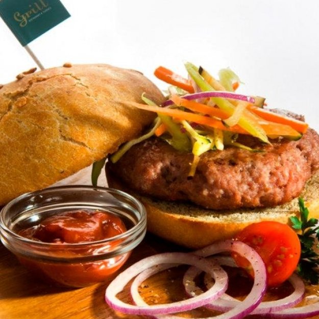 Hotel Lovec Pub Lovec food burger