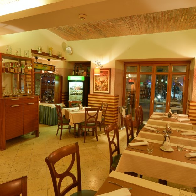 Hotel Lovec Grill restaurant