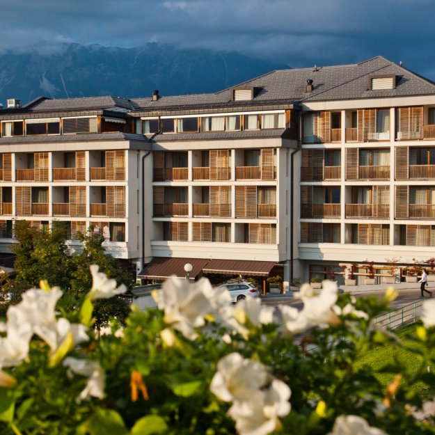 Picture of Hotel Lovec exterior