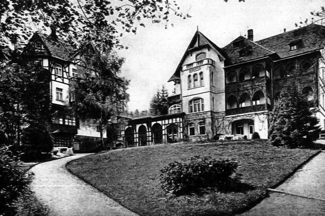 Haus Borussia and Haus Tapperet