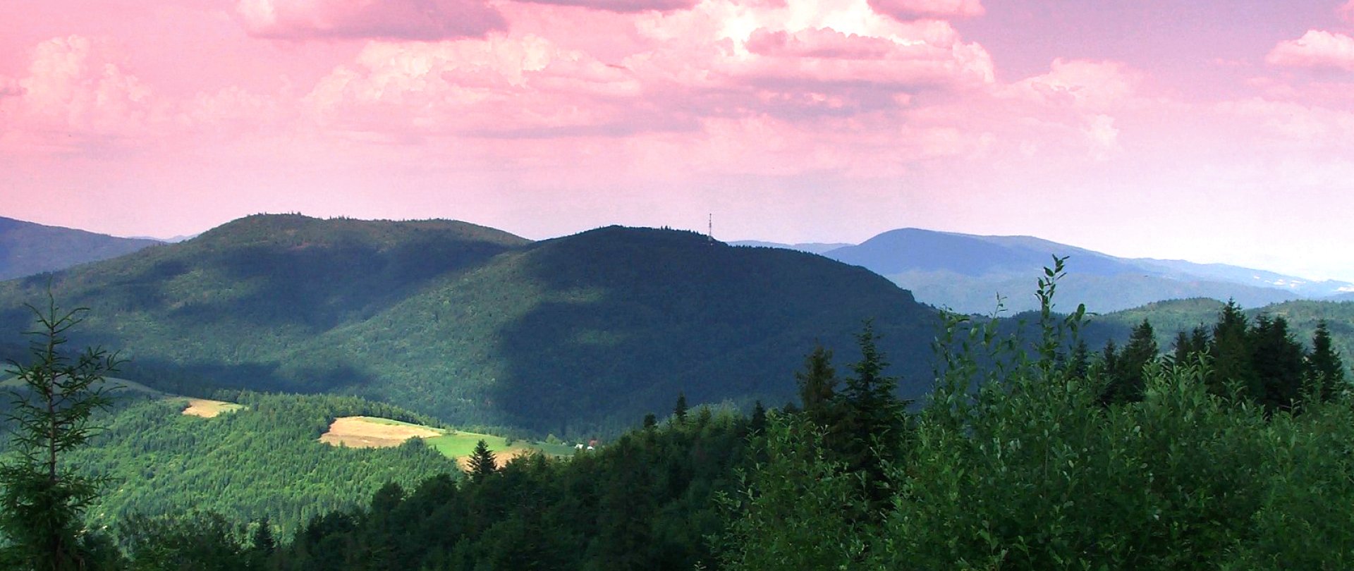 Odkryj Podhale - przygoda i relaks w Bramie Gorców i Pensjonacie Pod Kotelnicą