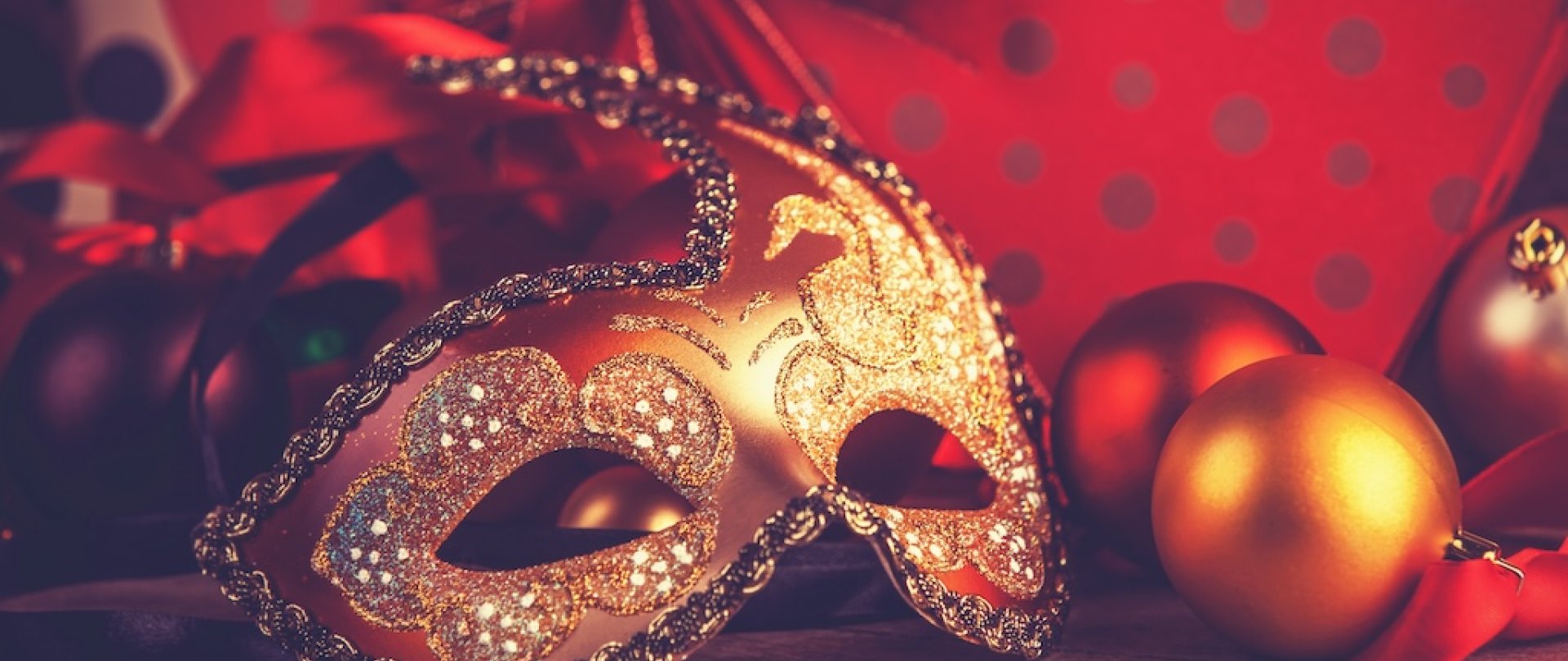 „Na lewo, na prawo, na le, na pra, A w środku już orkiestra gra”