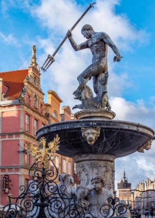 NEAR THE ATTRACTIONS OF SOPOT AND GDANSK
Our hotel is located just 250 meters from the beach, in the green and peaceful surroundings of Sopockie Błonia. The unique location offers a full seaside atmosphere while also being close to important points on the Tricity map. You can reach the famous Bohaterów Monte Cassino Street within 10 minutes on foot, while the historic part of Gdańsk and the most important tourist attractions of the Tri-City and the region can be easily accessed by car or public transport.
Our location in the heart of the metropolis makes this facility ideal for business travel, while our perfectly equipped conference and exhibition infrastructure can offer a welcome space for important meetings, events and conferences. Our hotel has parking spaces at the facility.
 
