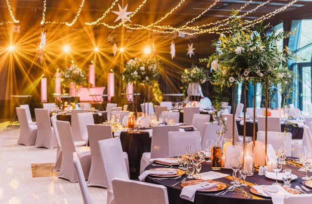 Wyjątkowa oprawa <span>ważnych chwil</span>