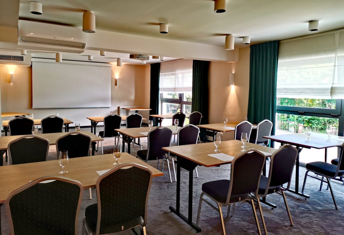 Sale konferencyjne nad morzem