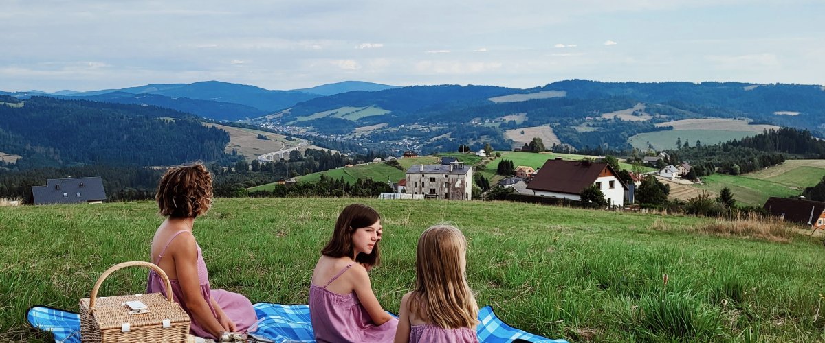 Jesienny piknik w Beskidach.