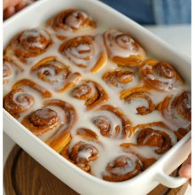 Przepis na idealne cynamonki – jesienne wspomnienie, które pachnie domem