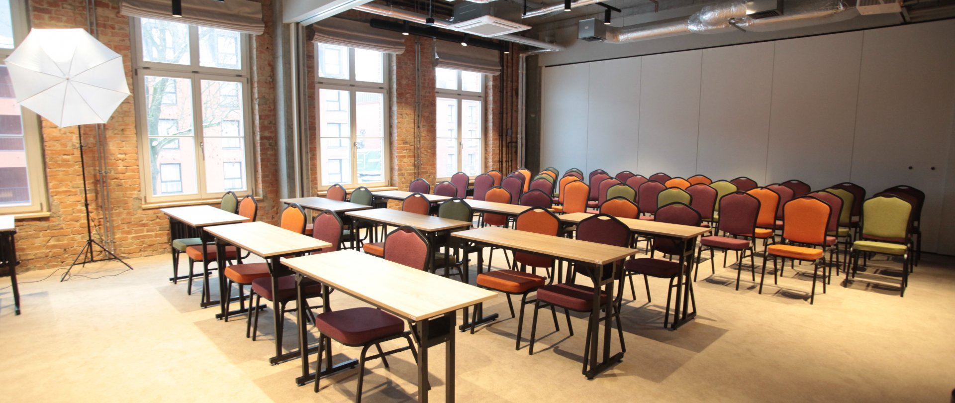 Ile kosztuje wynajem sali konferencyjnej? Cena wynajmu sali szkoleniowej