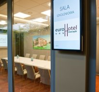 Schulungen und Konferenzen