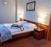 Hotel und Zimmer