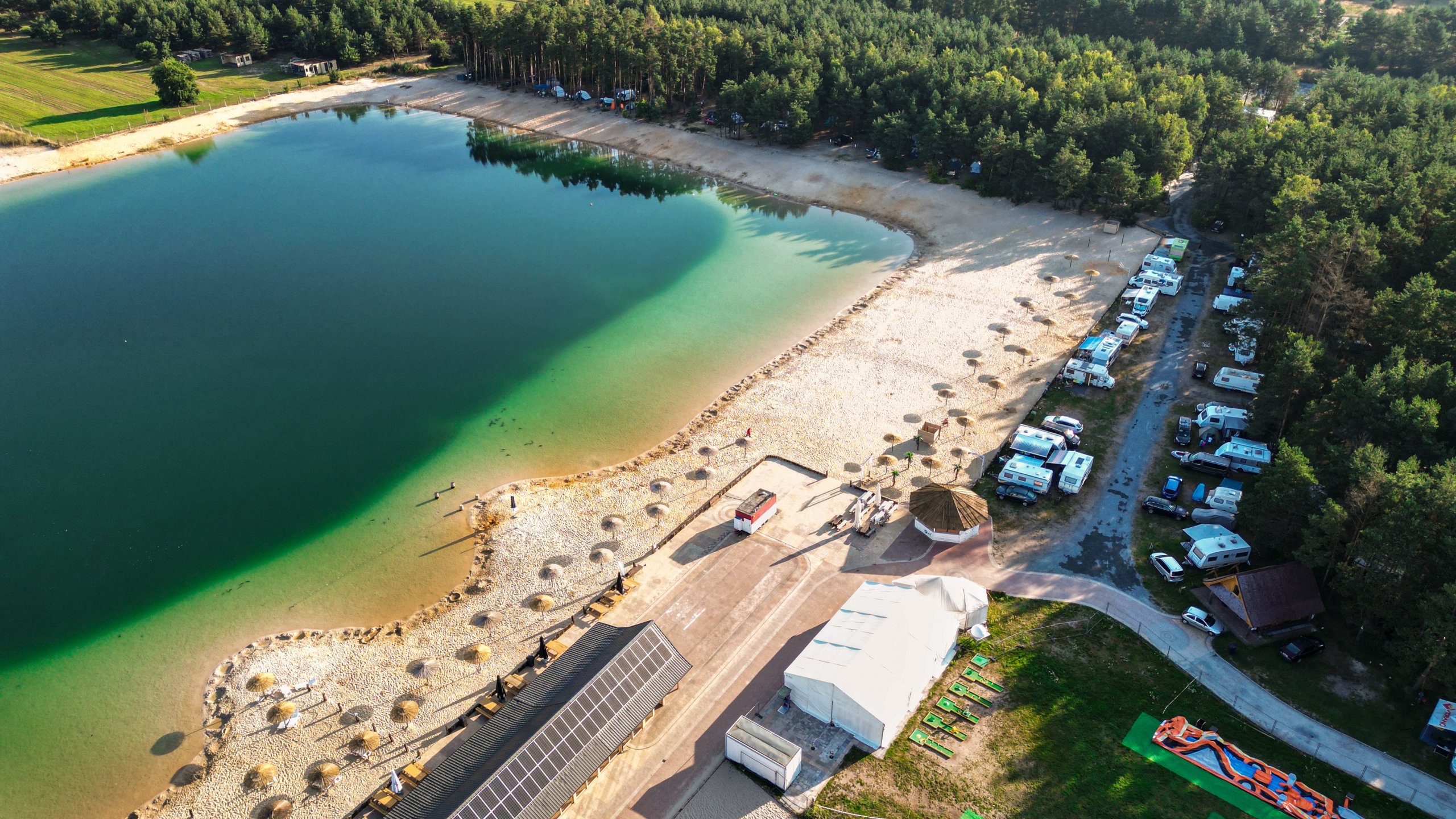 Bajkowa Majówka 2025 na Campingu Zatoka Bajka – czas na bajeczny reset!