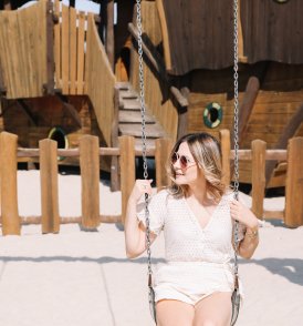 Explore<br />
the bay