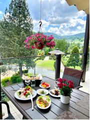 Social media gallery