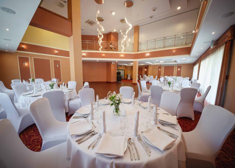 Imprezy zasiadane do 100 osób