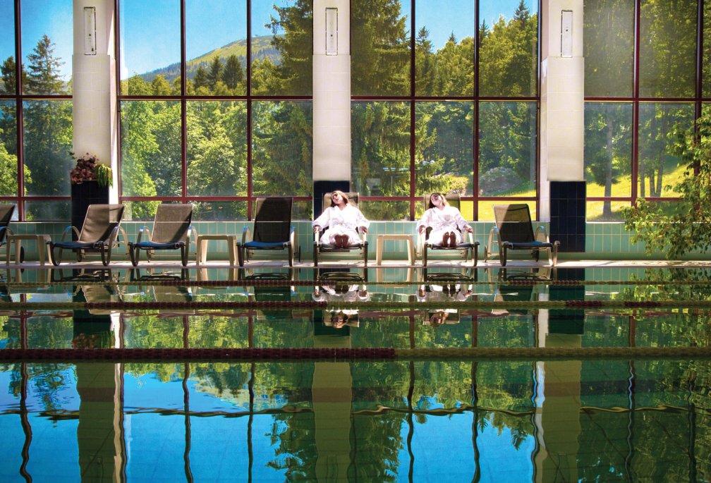 Strefa wodna z widokiem na góry