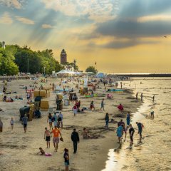 Plaża i promenada w uzdrowisku Kołobrzeg
