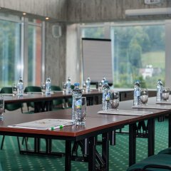Sala konferencyjna z widokiem na g&oacute;ry &ndash; nietypowe miejsce na warsztaty strategiczne