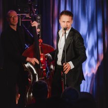 Walentynkowy wiecz&oacute;r z Maciejem Zakościelnym 