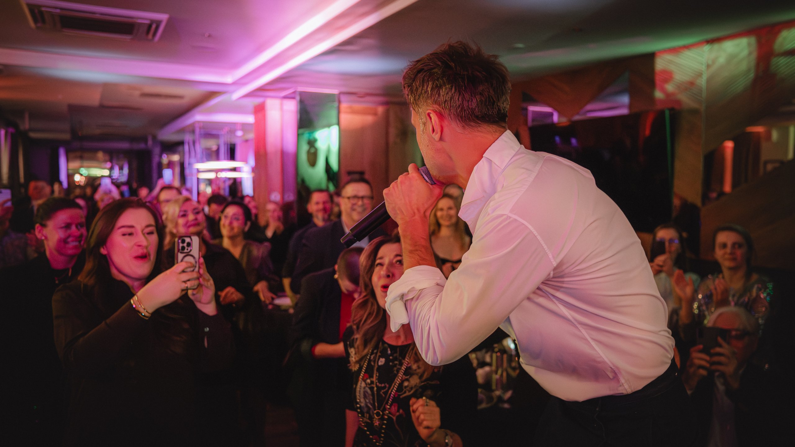 Walentynkowy wiecz&oacute;r z Maciejem Zakościelnym 