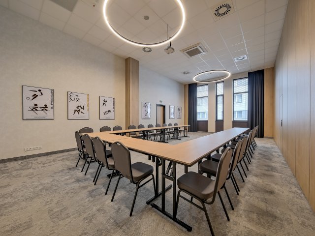 Sala na warsztaty Sydney '00 w o3meet — kameralny układ podkowy