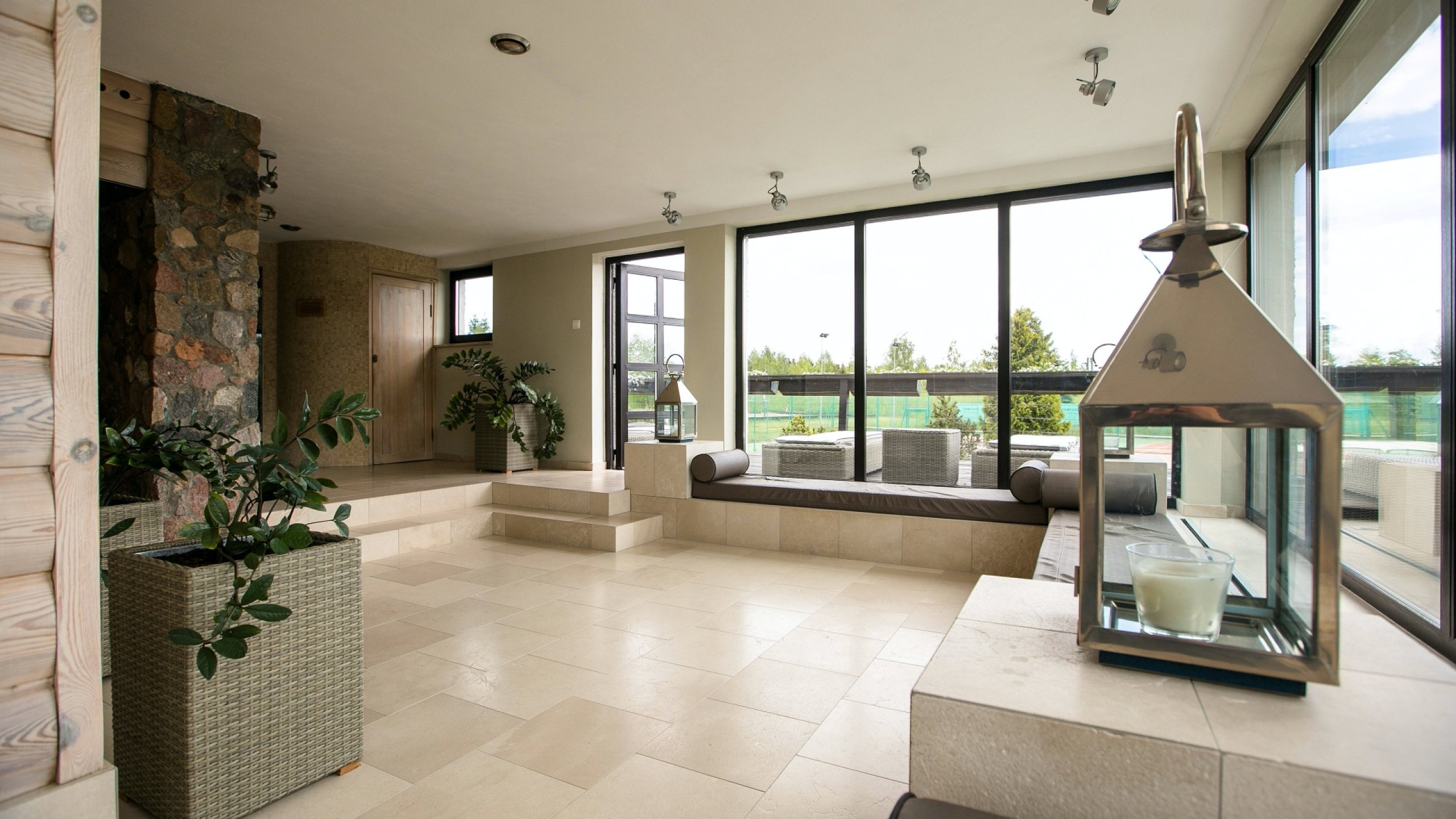 Masaż w aromaterapii &mdash; jak zapachy wpływają na relaks i regenerację