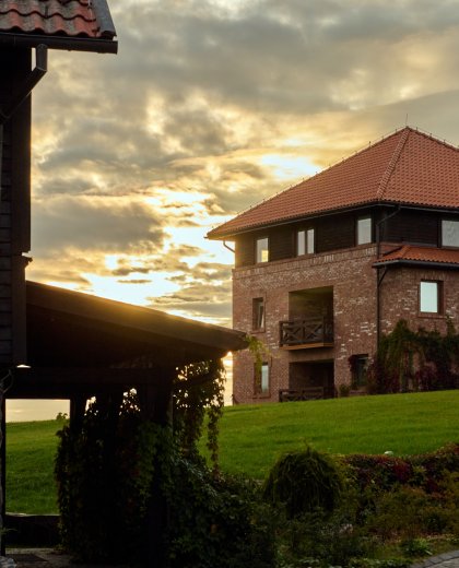 A Unique Lakeside Retreat