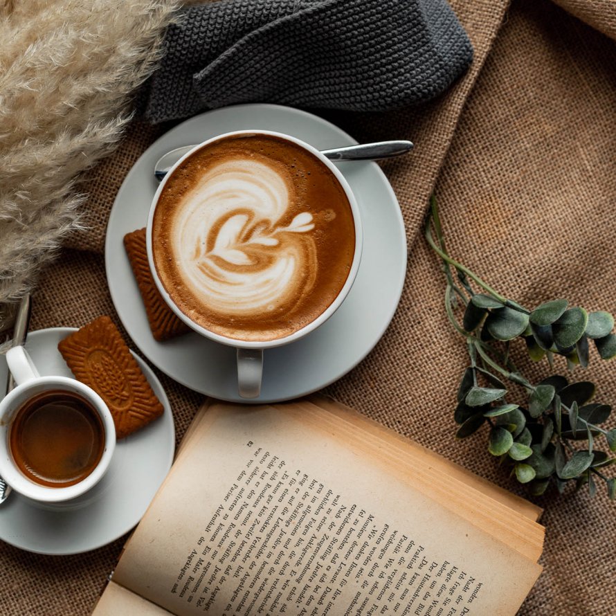 <p>SWEET<br />
CAFÉ</p>
