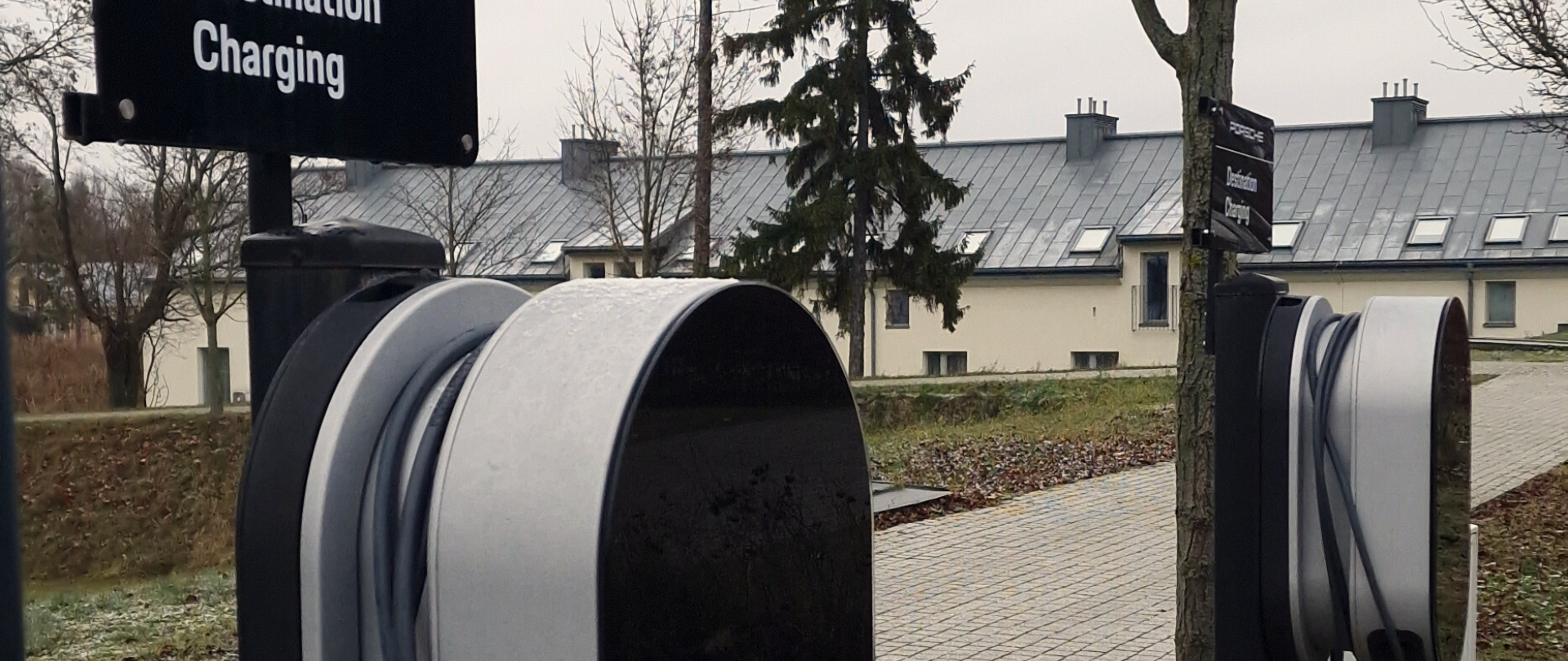 Stacja Ładowania Samochodów Elektrycznych – W trosce o przyszłość