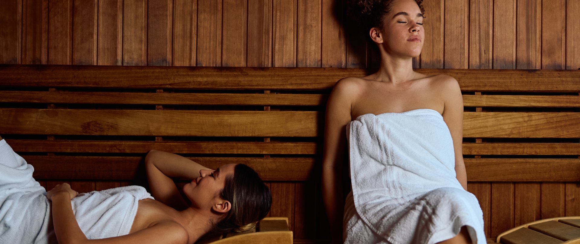 Głęboki relaks i odnowa, czyli seanse saunowe