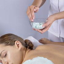 Zabiegi pielęgnacyjne ciała i masaże