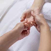 Zabiegi pielęgnacyjne na dłonie i stopy