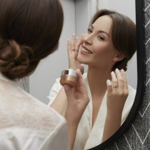 Zabiegi pielęgnacyjne, twarzy, szyi, dekoltu, i okolic oczu / SMART CARE