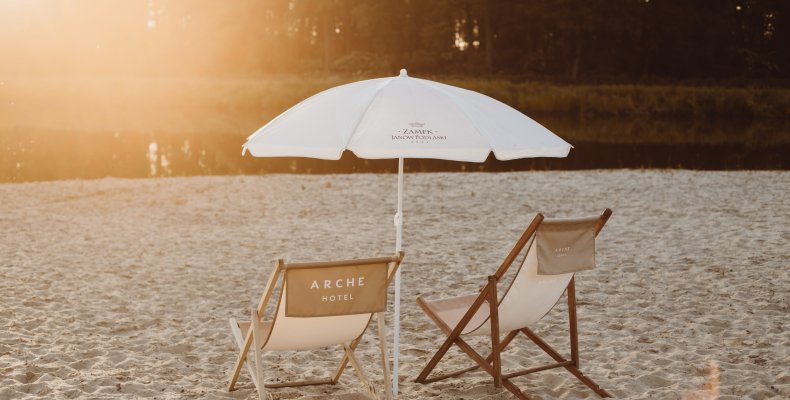 Plaża nad zamkowym stawem