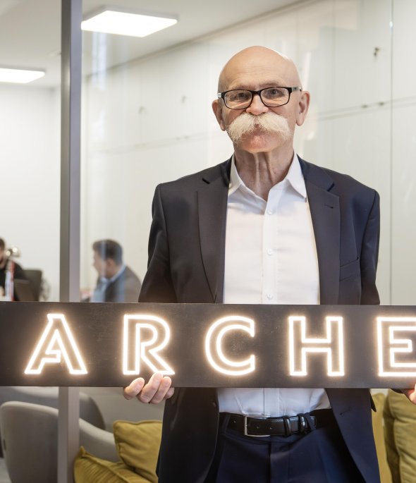 Inwestuj w doświadczenie. Zarabiaj bezobsługowo.