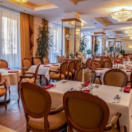 HotelPrezydent_big_wntrza_restauracja_02.jpg