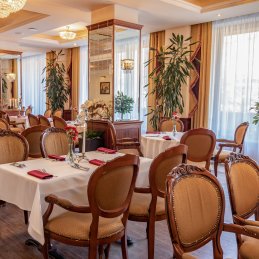 HotelPrezydent_big_wntrza_restauracja_09.jpg